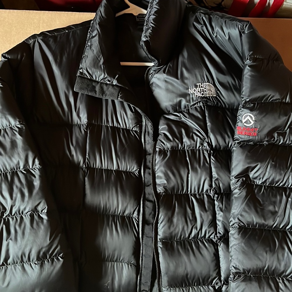 North face xl jacket, down filled!! Rarely used
